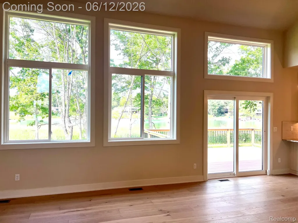 2934 W Walton Boulevard Waterford Charter Township MI 48329
