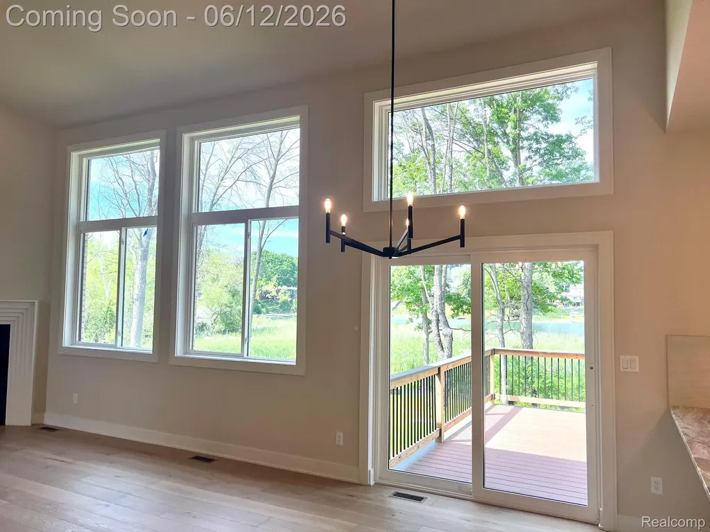 2934 W Walton Boulevard Waterford Charter Township MI 48329