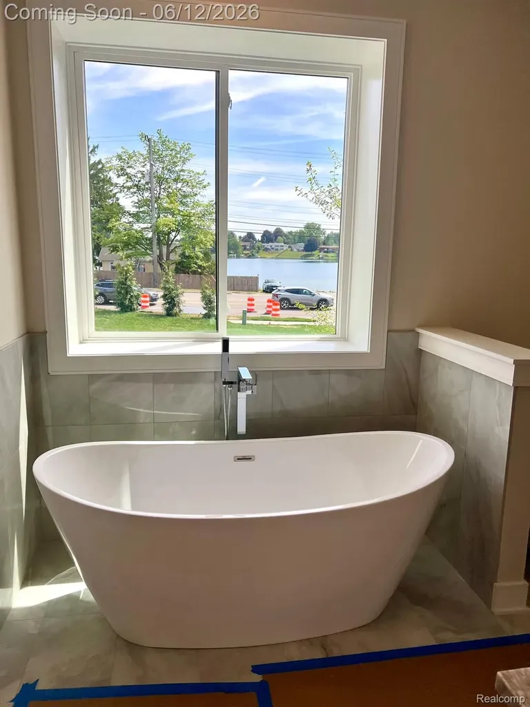 2934 W Walton Boulevard Waterford Charter Township MI 48329
