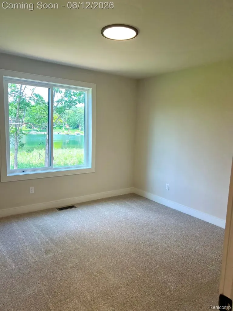 2934 W Walton Boulevard Waterford Charter Township MI 48329