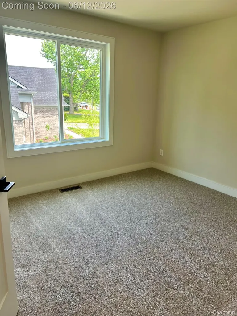 2934 W Walton Boulevard Waterford Charter Township MI 48329
