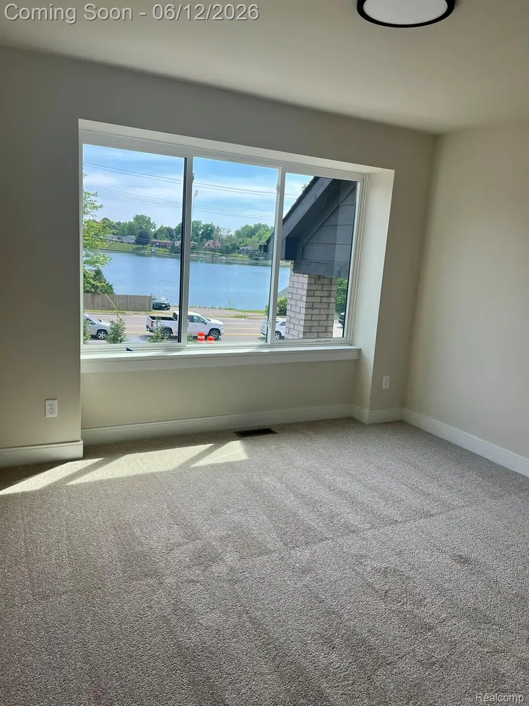 2934 W Walton Boulevard Waterford Charter Township MI 48329