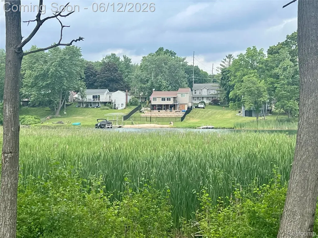 2934 W Walton Boulevard Waterford Charter Township MI 48329