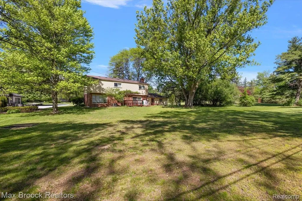 6609 E Knollwood Circle West Bloomfield Charter Township MI 48322