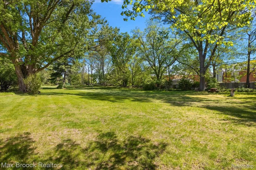 6609 E Knollwood Circle West Bloomfield Charter Township MI 48322