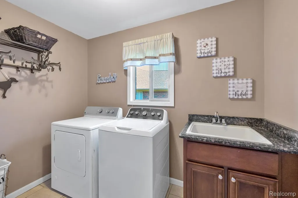 55477 Snead Drive Macomb Township MI 48042
