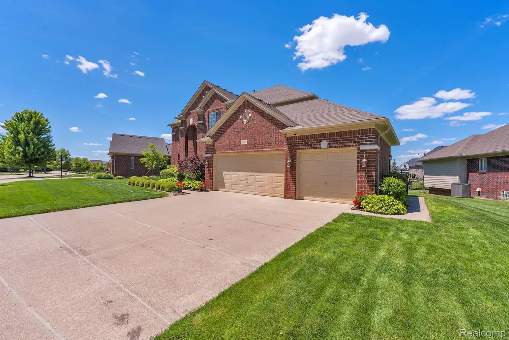 55477 Snead Drive Macomb Township MI 48042