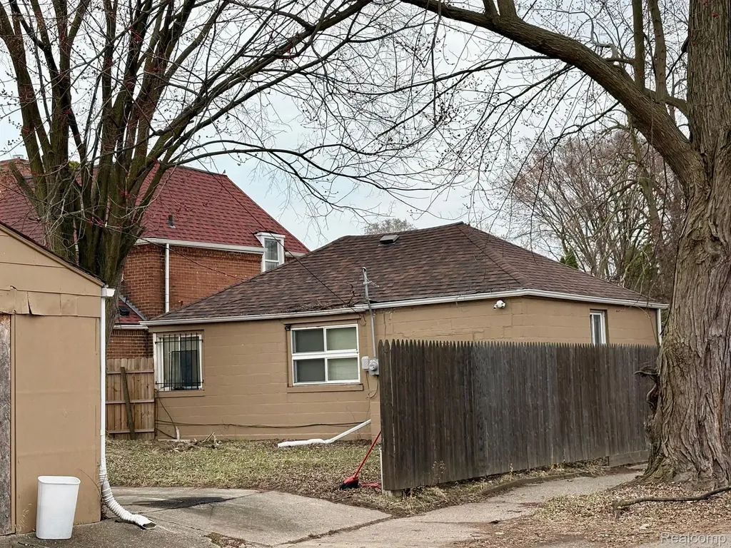 11205 Kennebec Street Detroit City MI 48205