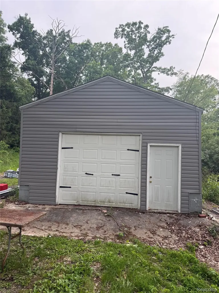 3280 Oakpark Court Milford Charter Township MI 48380
