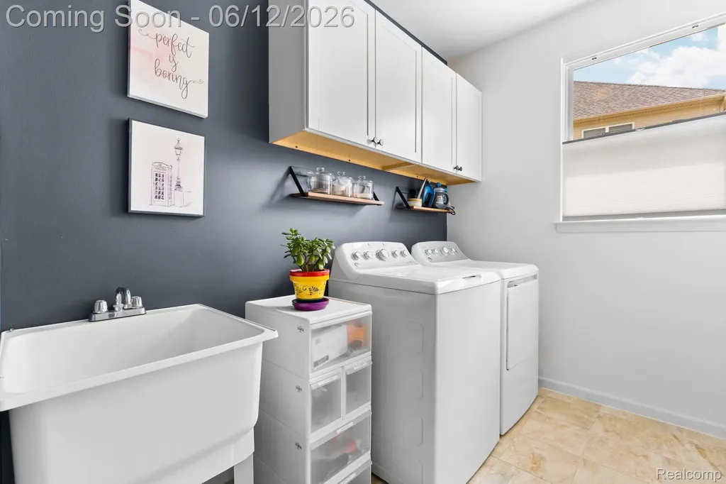 613 Olivia Drive Milford Charter Township MI 48381