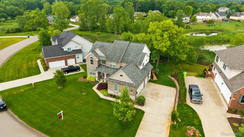 613 Olivia Drive Milford Charter Township MI 48381