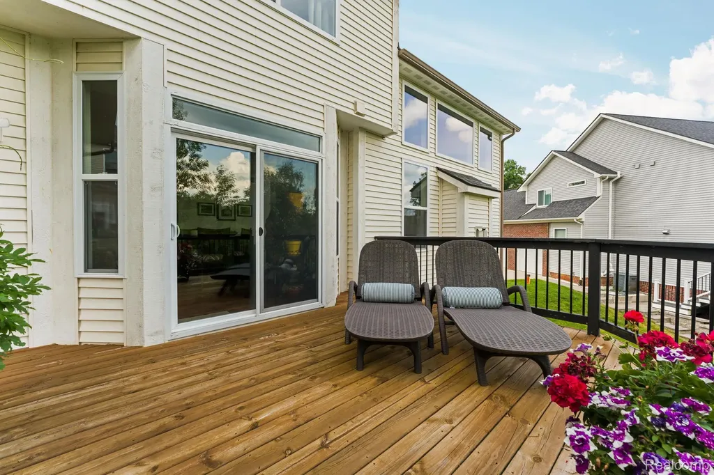 613 Olivia Drive Milford Charter Township MI 48381