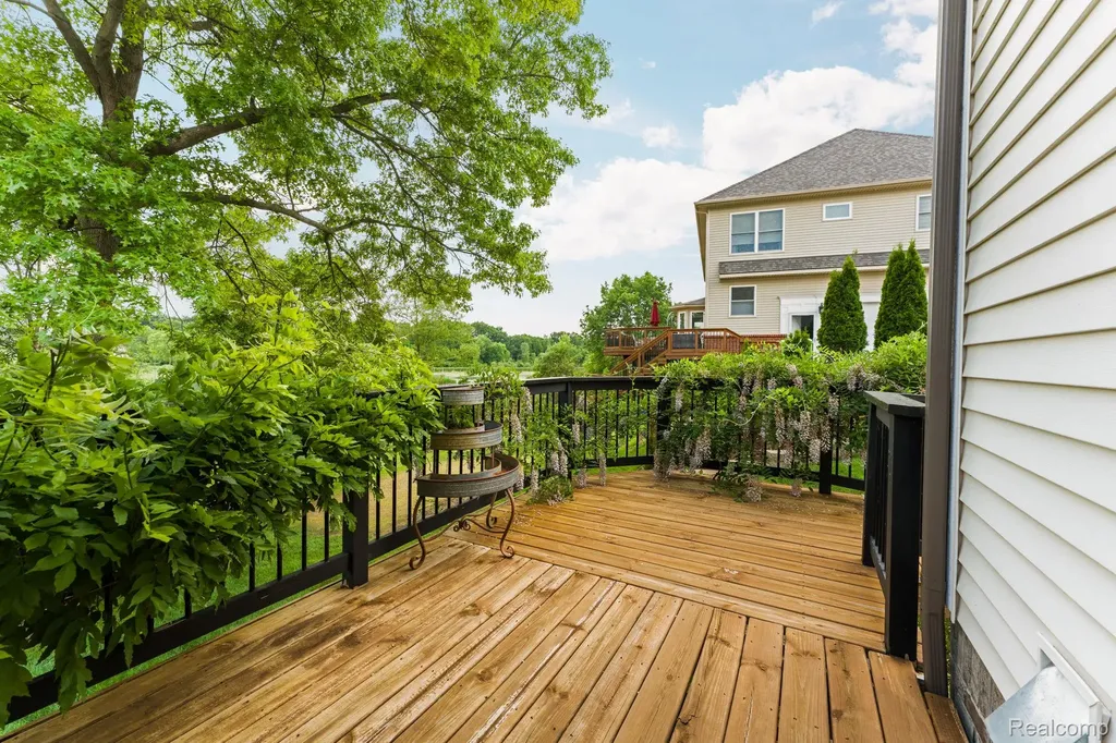613 Olivia Drive Milford Charter Township MI 48381