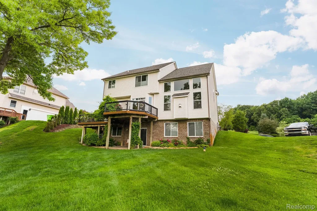613 Olivia Drive Milford Charter Township MI 48381