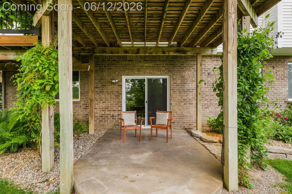 613 Olivia Drive Milford Charter Township MI 48381