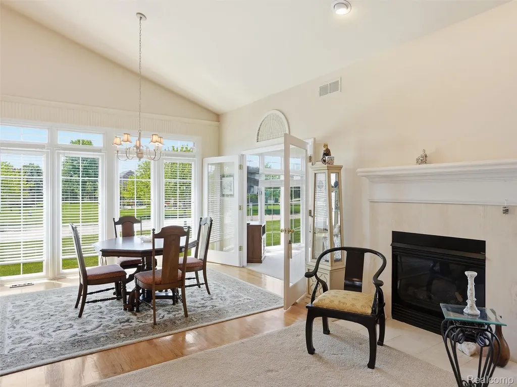 59759 Glacier Ridge N Washington Township MI 48094
