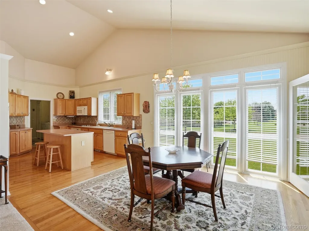 59759 Glacier Ridge N Washington Township MI 48094