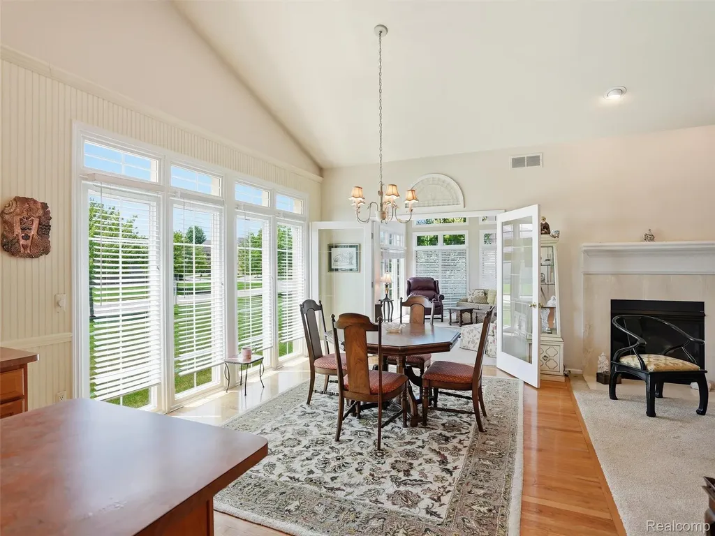 59759 Glacier Ridge N Washington Township MI 48094