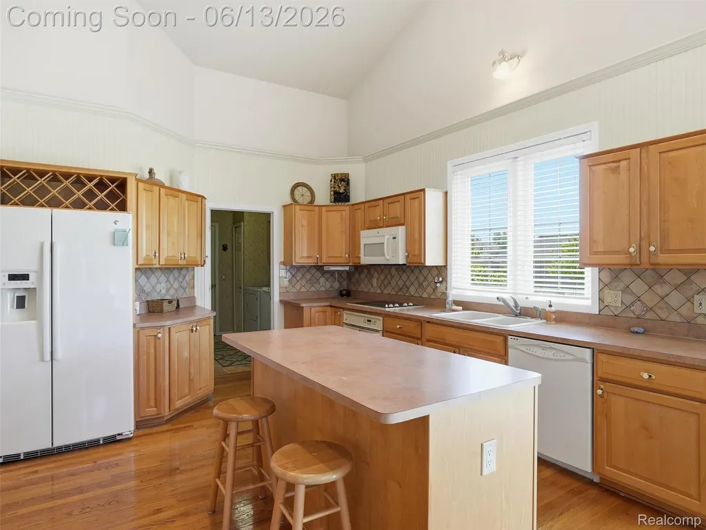 59759 Glacier Ridge N Washington Township MI 48094