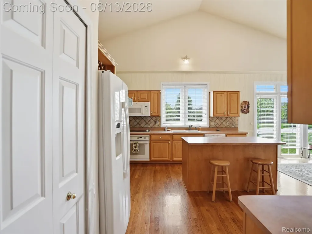 59759 Glacier Ridge N Washington Township MI 48094