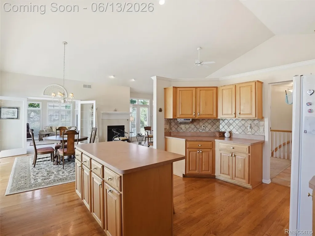 59759 Glacier Ridge N Washington Township MI 48094