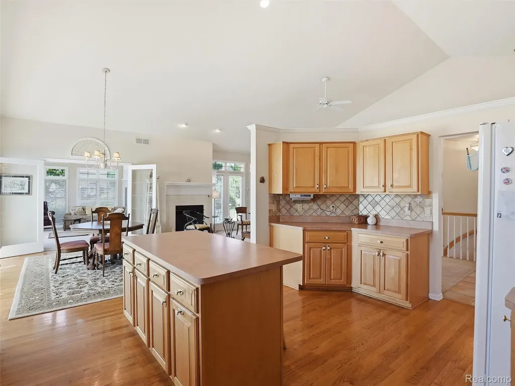59759 Glacier Ridge N Washington Township MI 48094
