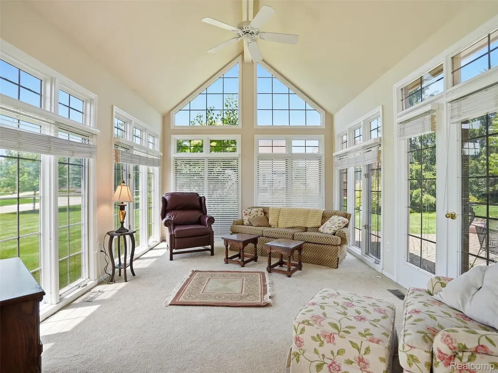 59759 Glacier Ridge N Washington Township MI 48094