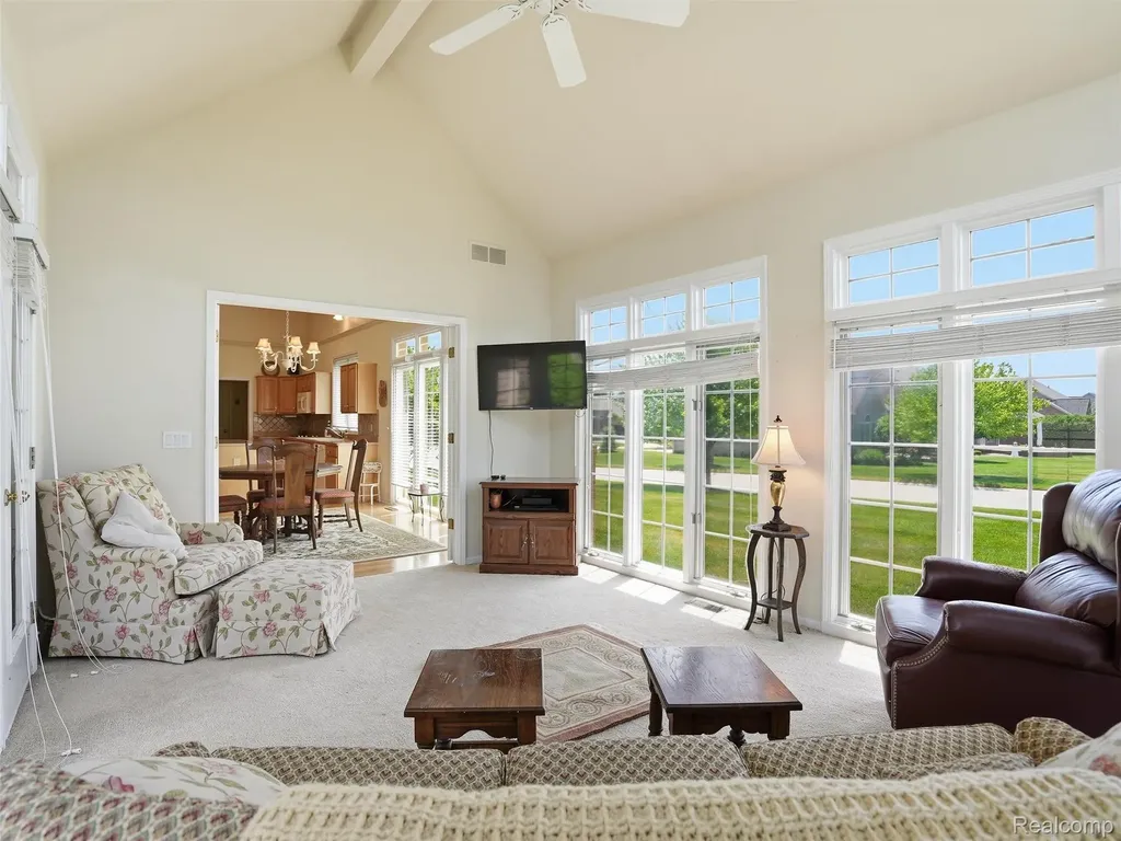 59759 Glacier Ridge N Washington Township MI 48094