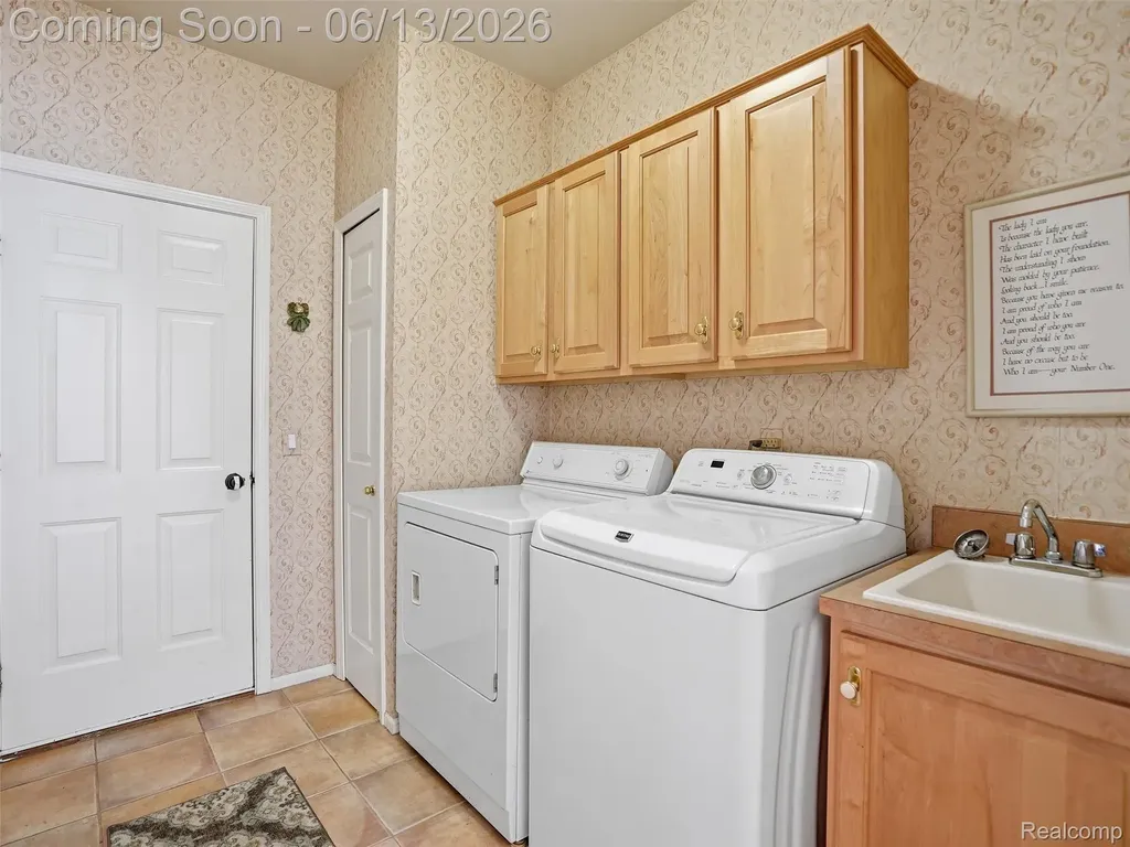 59759 Glacier Ridge N Washington Township MI 48094