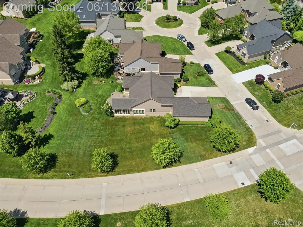 59759 Glacier Ridge N Washington Township MI 48094