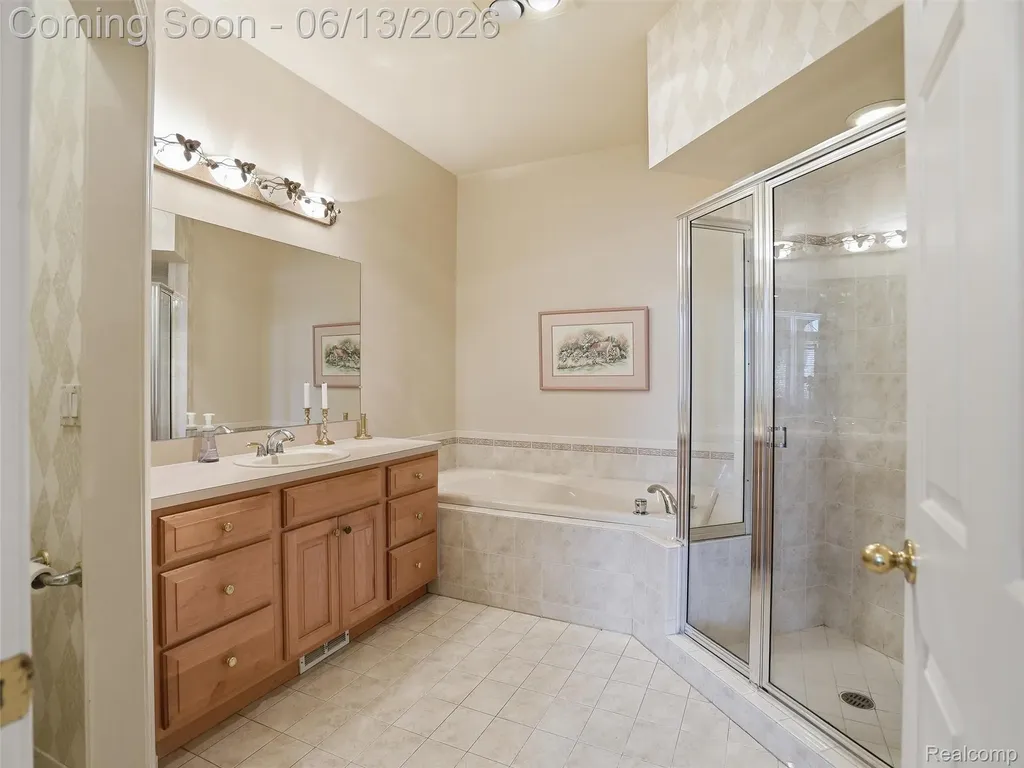 59759 Glacier Ridge N Washington Township MI 48094