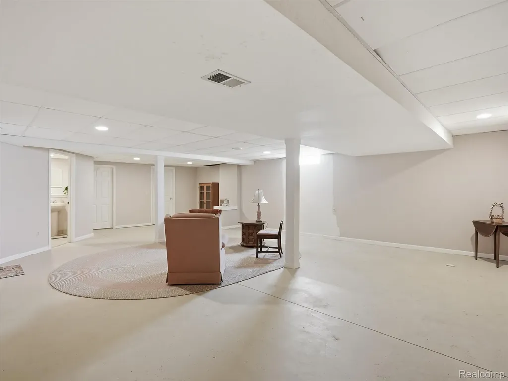 59759 Glacier Ridge N Washington Township MI 48094