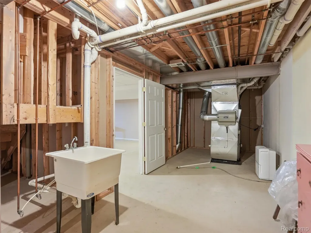 59759 Glacier Ridge N Washington Township MI 48094