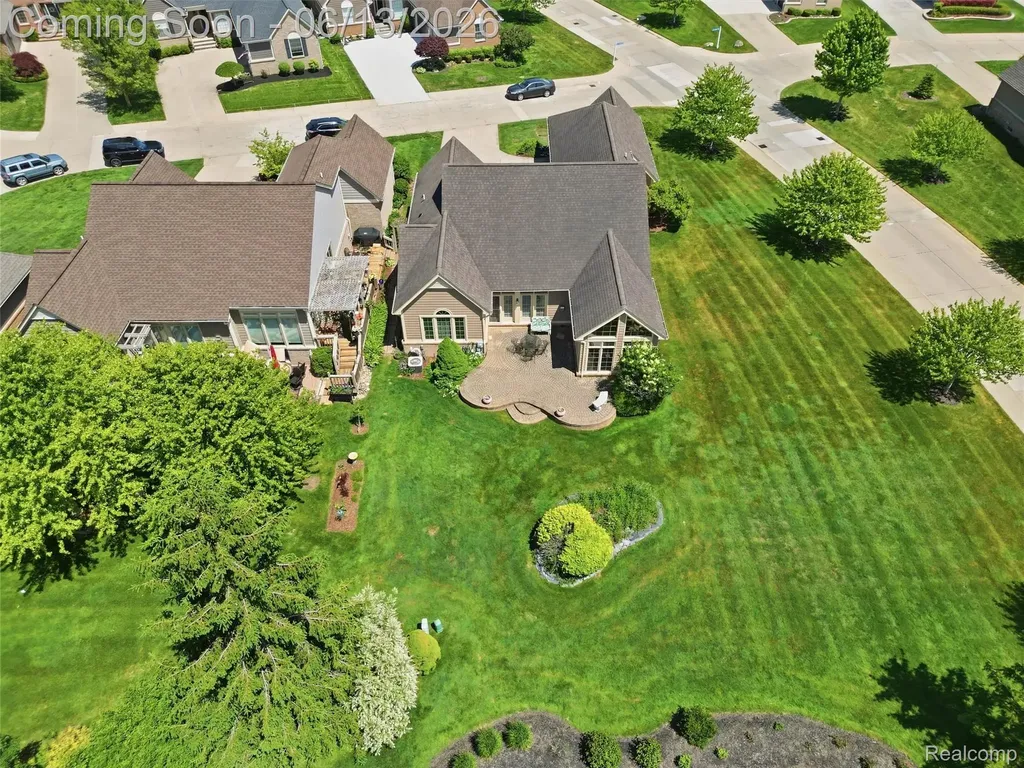 59759 Glacier Ridge N Washington Township MI 48094
