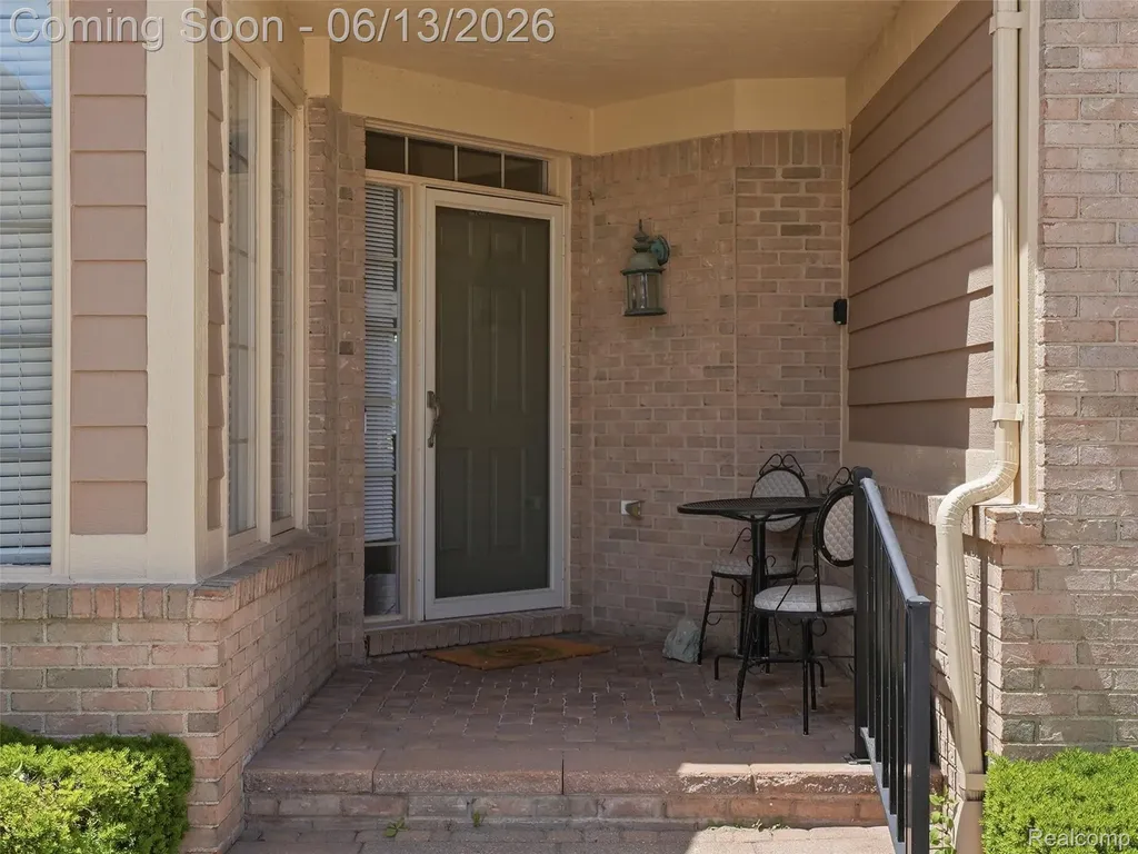 59759 Glacier Ridge N Washington Township MI 48094