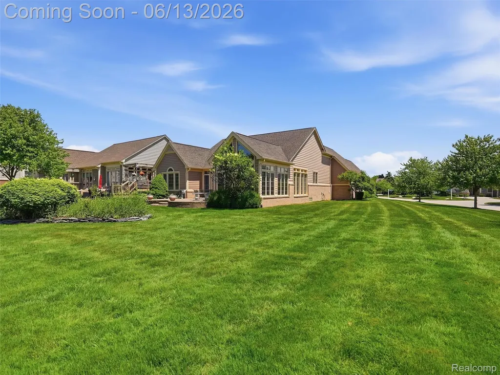 59759 Glacier Ridge N Washington Township MI 48094