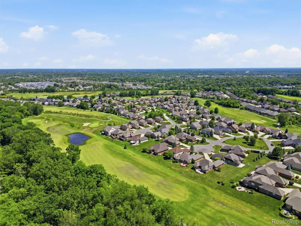 59759 Glacier Ridge N Washington Township MI 48094