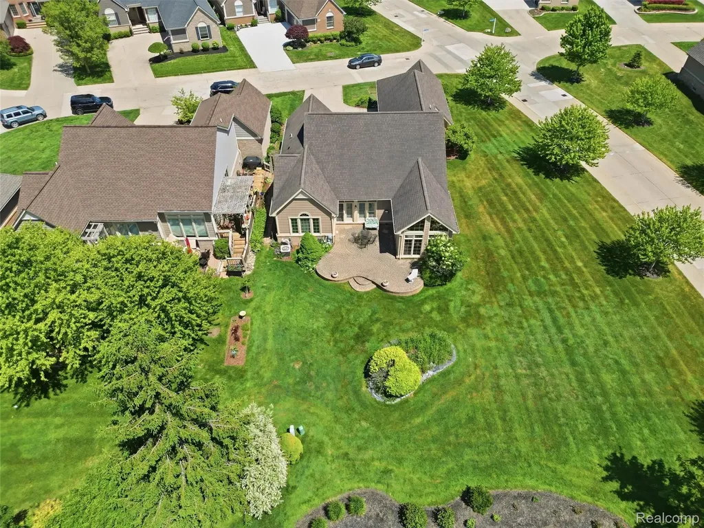 59759 Glacier Ridge N Washington Township MI 48094