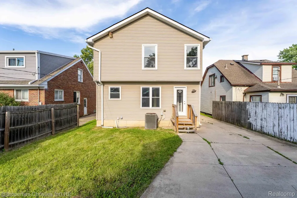 23389 Easterling Avenue Hazel Park City MI 48030