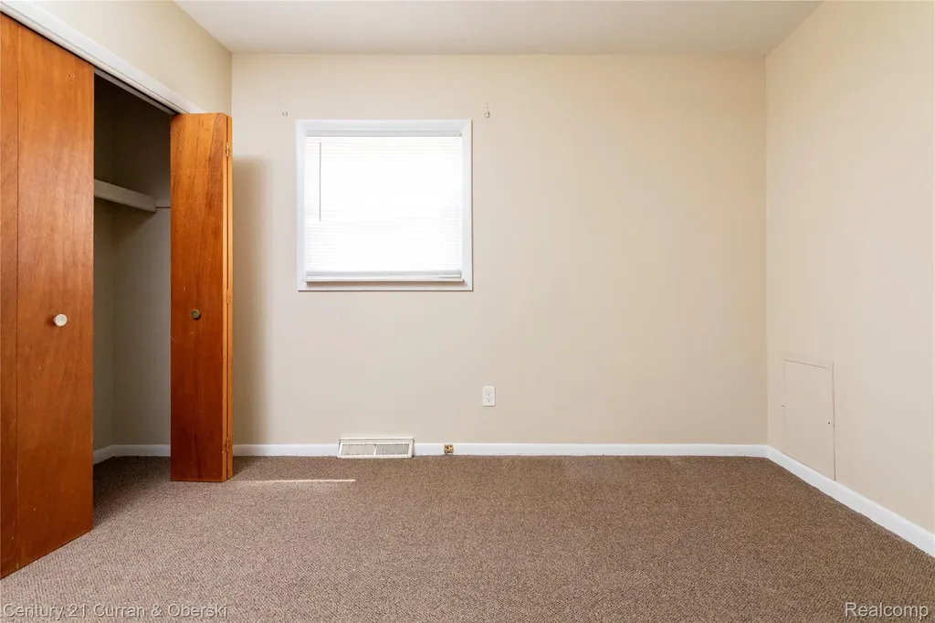 1463 Reo Avenue Lincoln Park City MI 48146