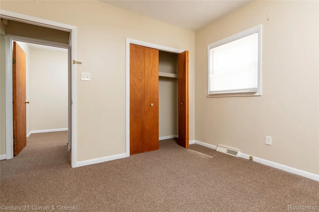 1463 Reo Avenue Lincoln Park City MI 48146