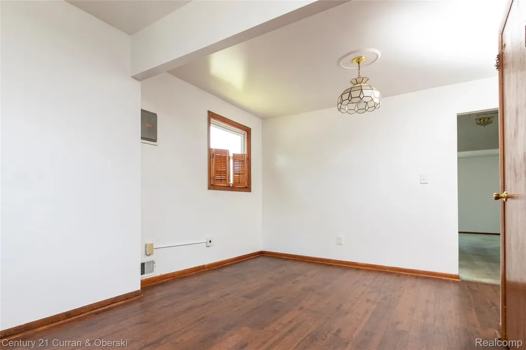 1463 Reo Avenue Lincoln Park City MI 48146