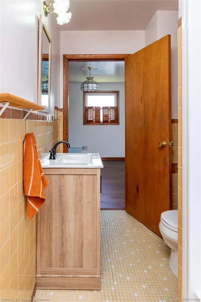 1463 Reo Avenue Lincoln Park City MI 48146