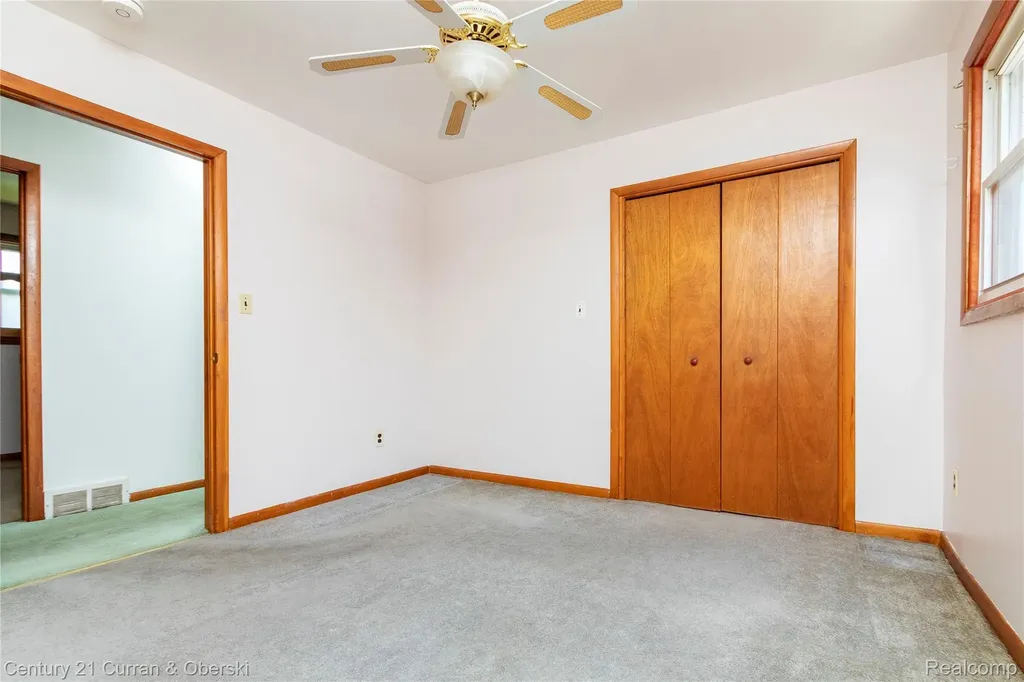 1463 Reo Avenue Lincoln Park City MI 48146