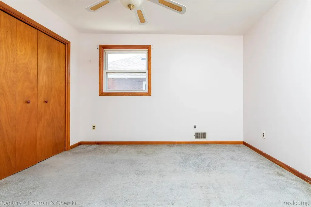 1463 Reo Avenue Lincoln Park City MI 48146