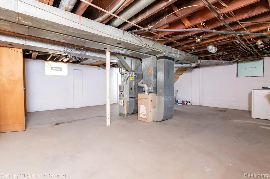 1463 Reo Avenue Lincoln Park City MI 48146