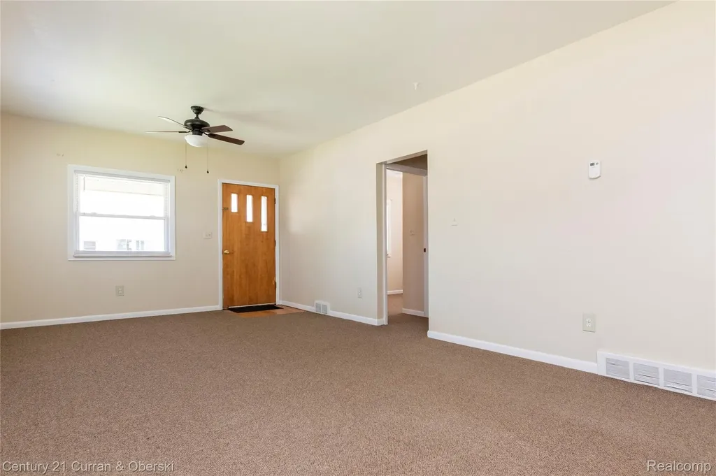 1463 Reo Avenue Lincoln Park City MI 48146