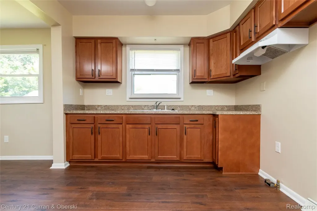 1463 Reo Avenue Lincoln Park City MI 48146