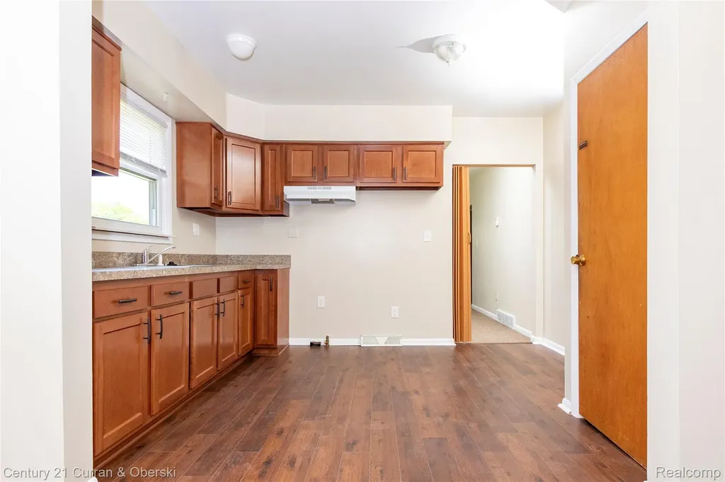 1463 Reo Avenue Lincoln Park City MI 48146