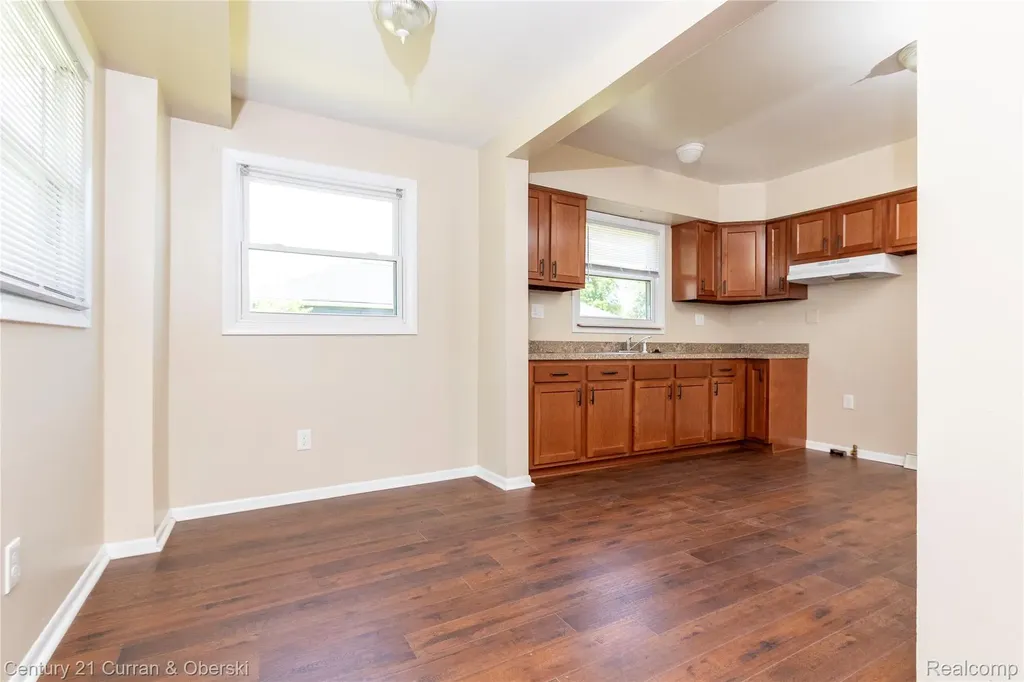 1463 Reo Avenue Lincoln Park City MI 48146